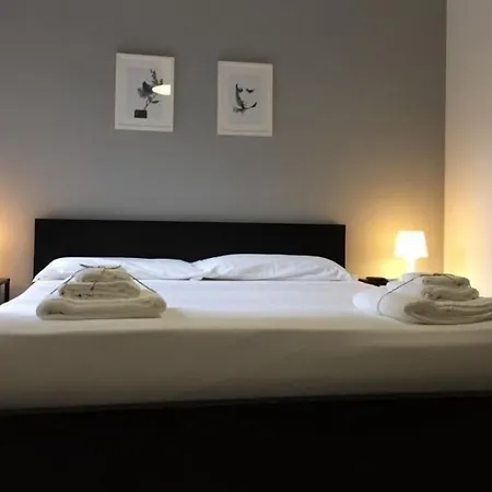 בית הארחה Gatto Bianco Picone 19 3*