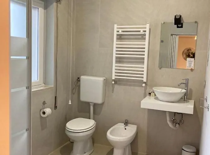 Gatto Bianco Picone 19 Affittacamere 3*