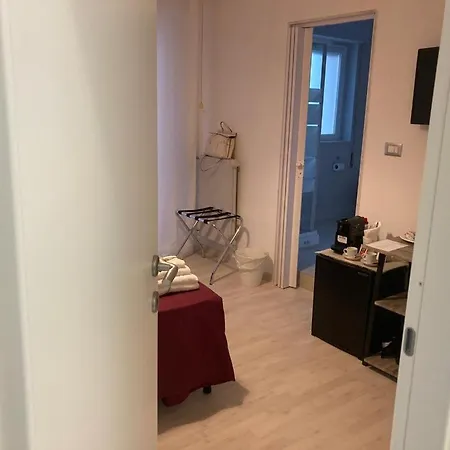 بيت ضيافة Gatto Bianco Picone 19 باري