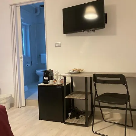 بيت ضيافة Gatto Bianco Picone 19