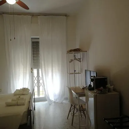 Gatto Bianco Picone 19 Bari